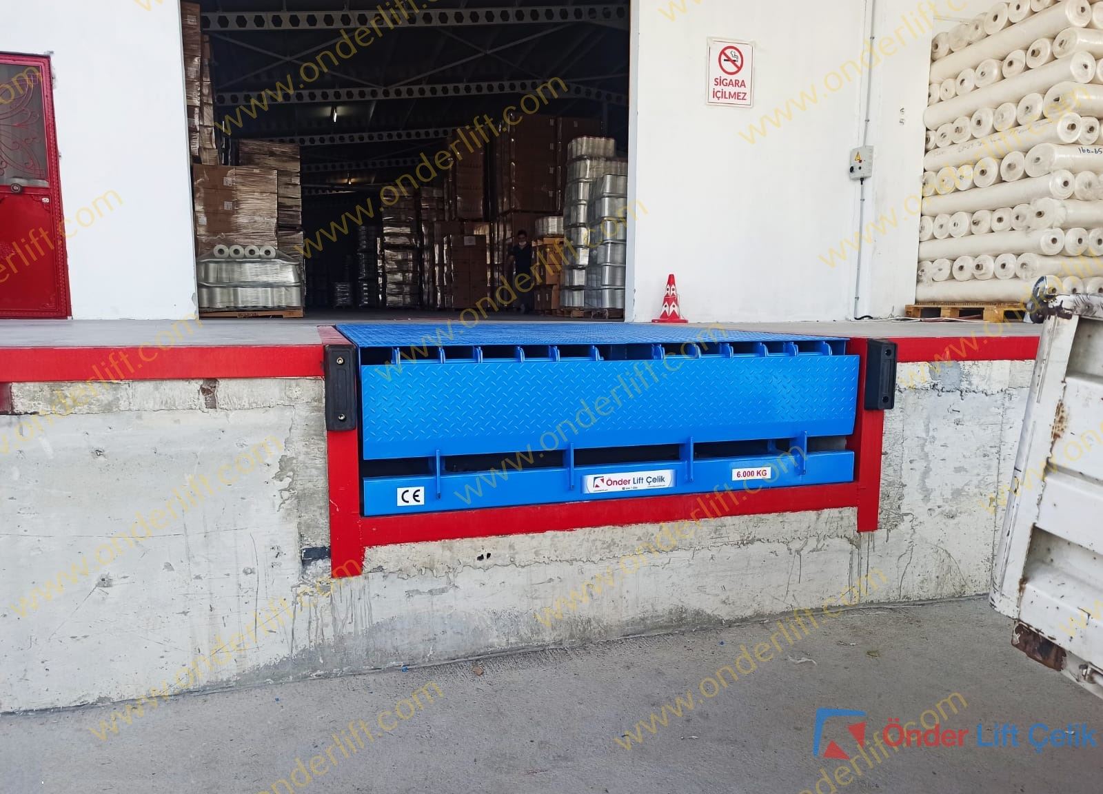 Hinged Type Dock Leveler