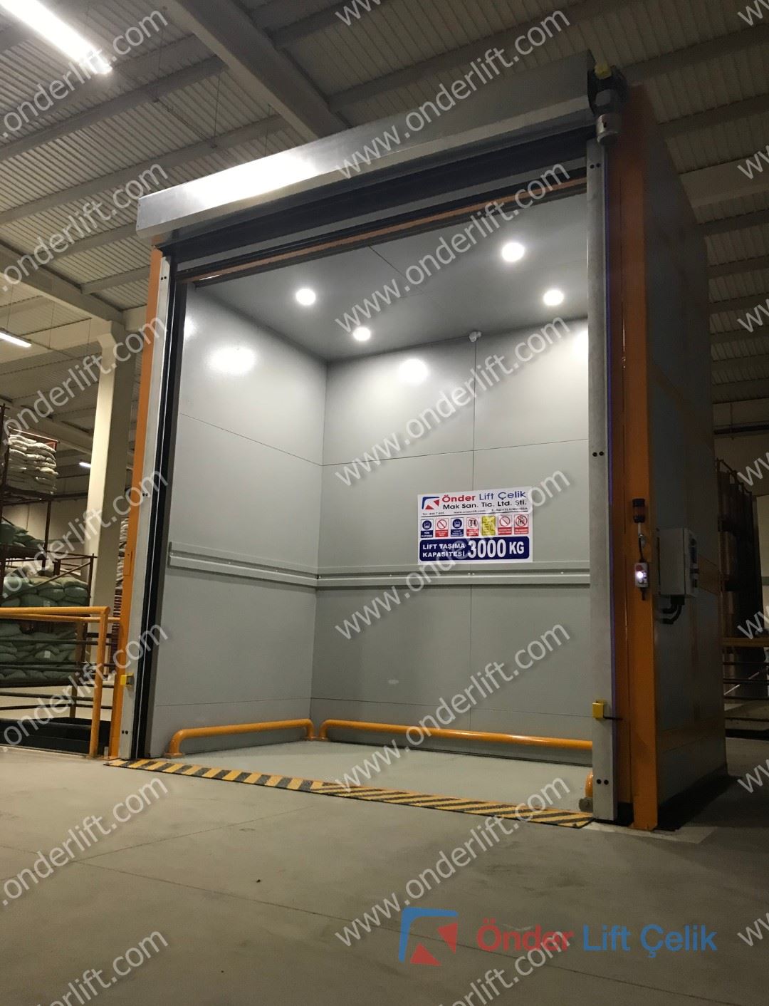 Double Column Goods Lift