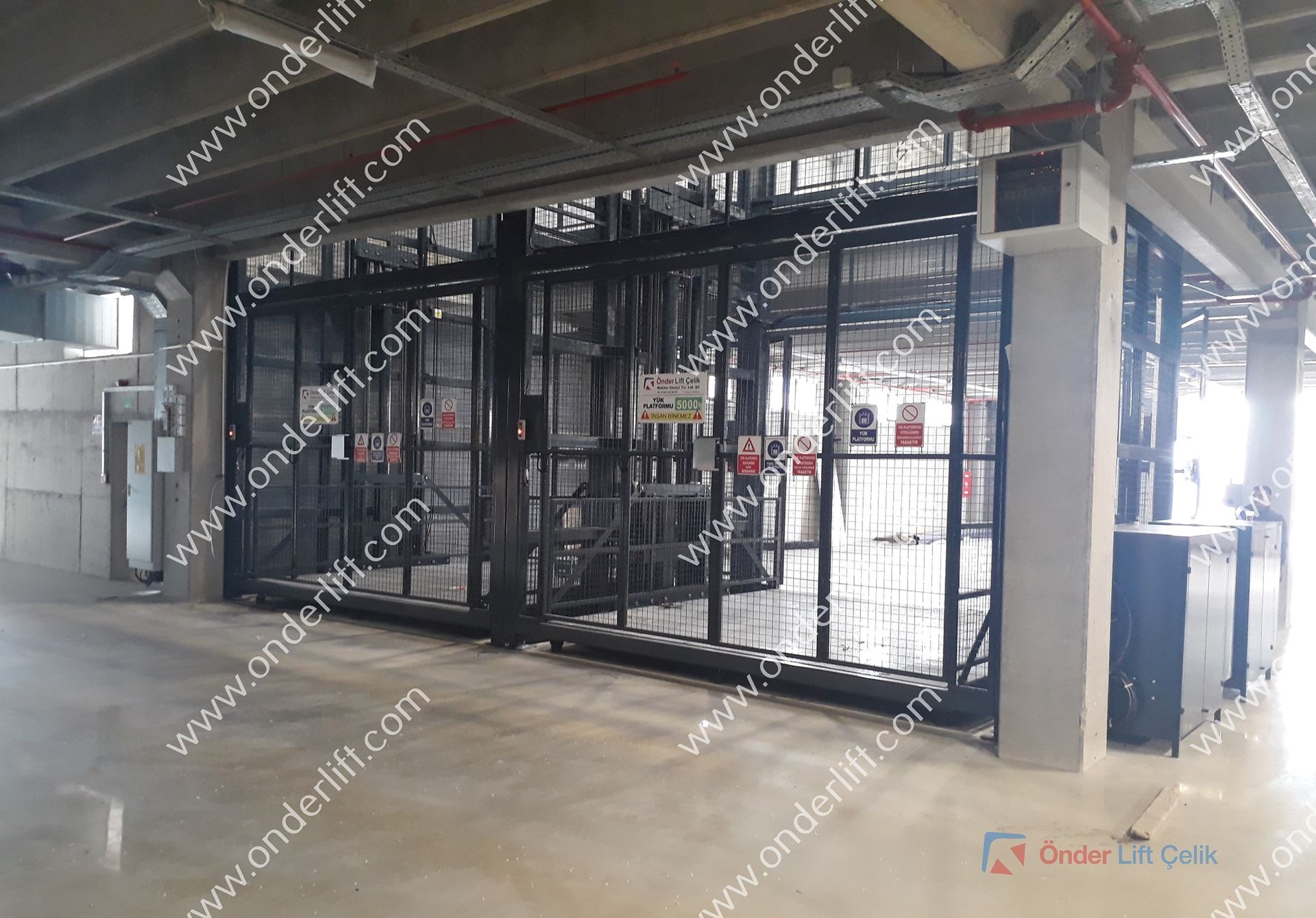 Heavy Duty Goods Lift