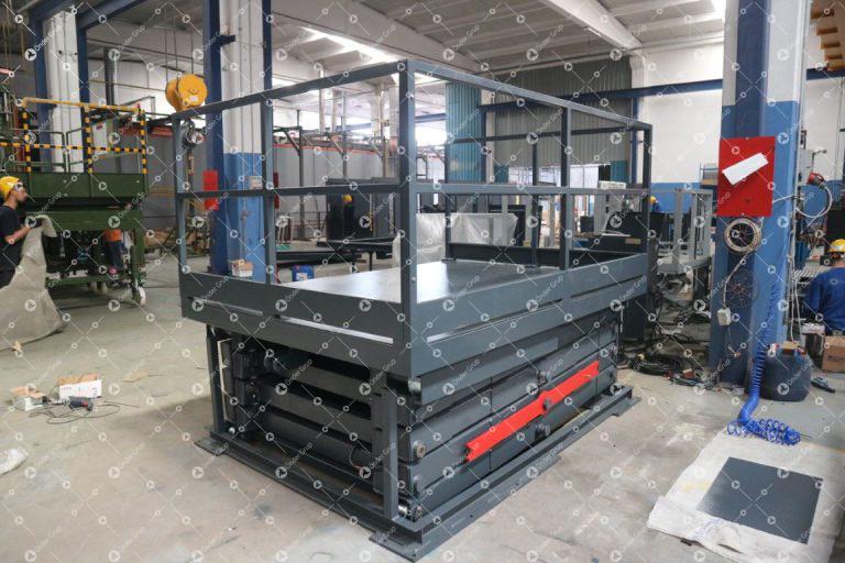 Four Scissor Lift Table
