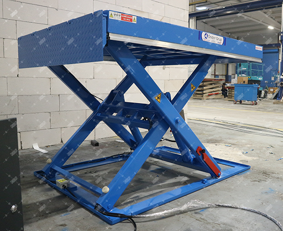 Loading Dock Table – Manual loading lip – 2000 kg